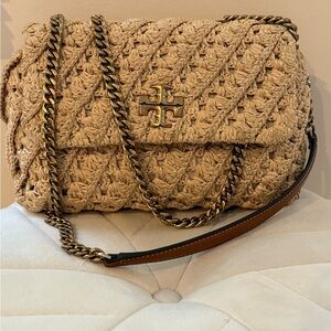 A lightly used tory burch handbag